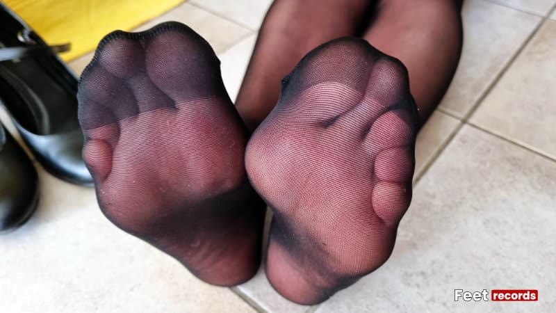 Pantyhose Feet by BlaqCat 