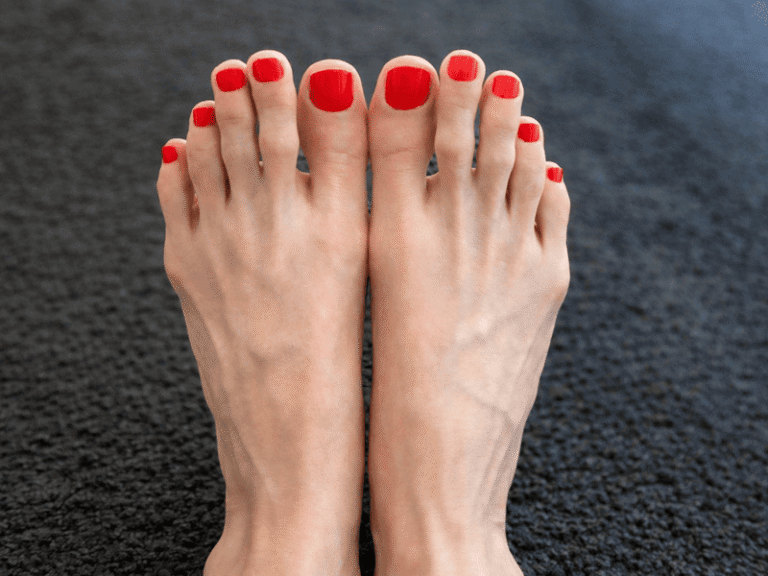 Footmodel Fingrlickin